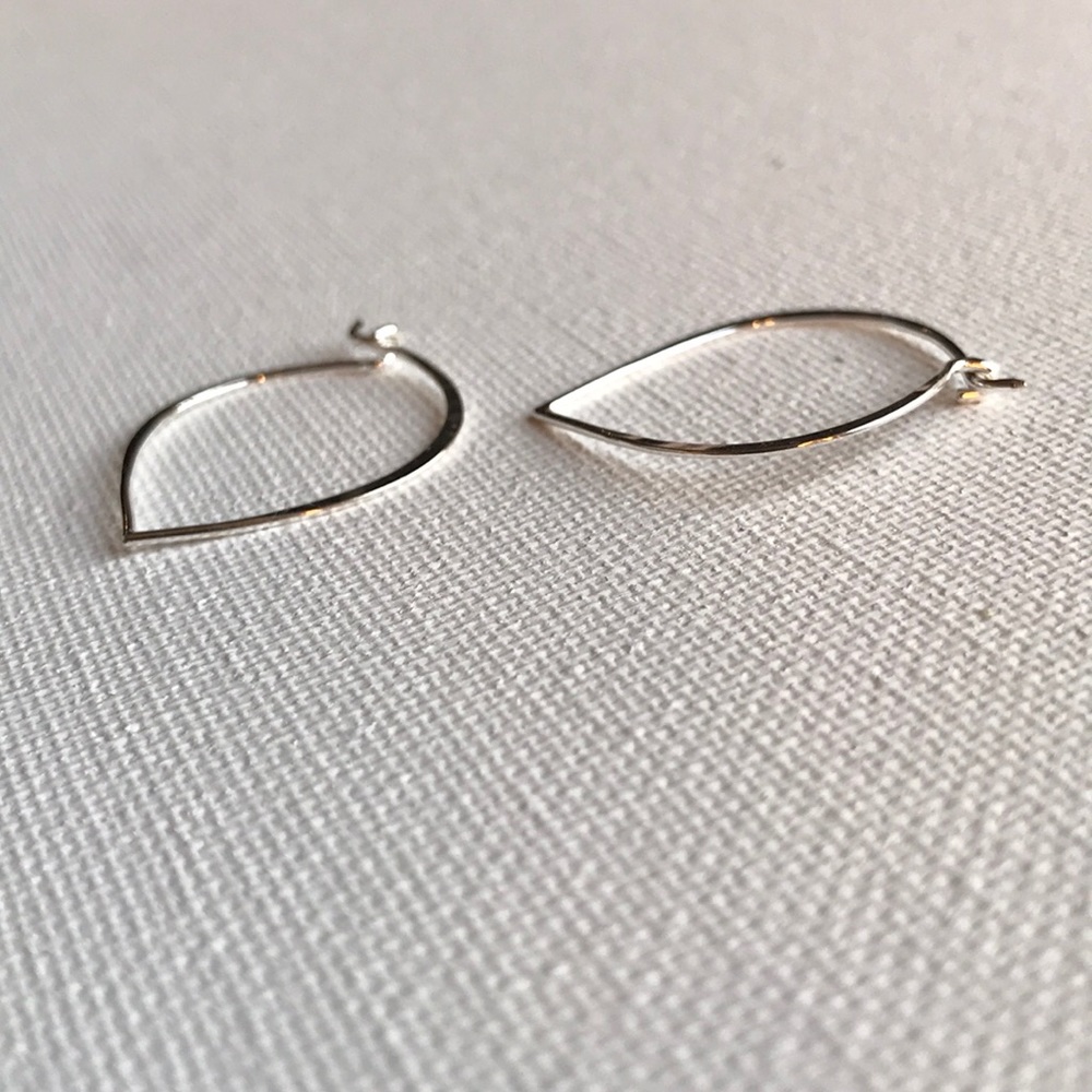 NEW Sterling Silver Lotus Hoop Earrings - Picture 6 of 6